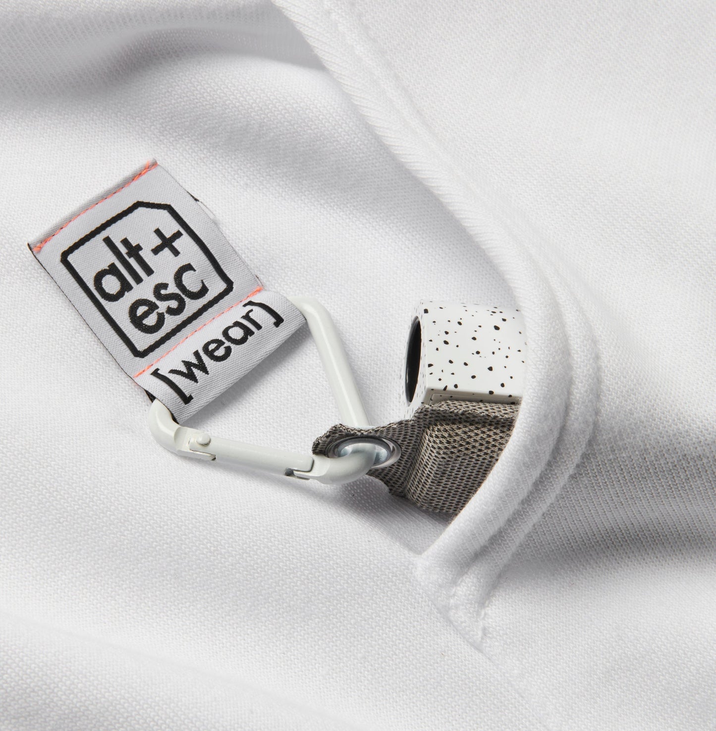[wear] clip - white